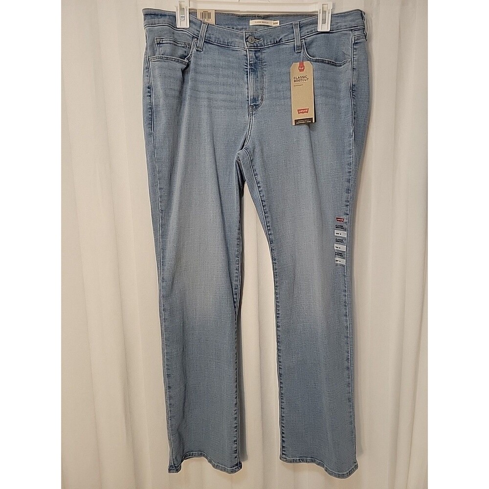Levis Jeans Womens size 18W New plus size light wash Classic Bootcut Nwt